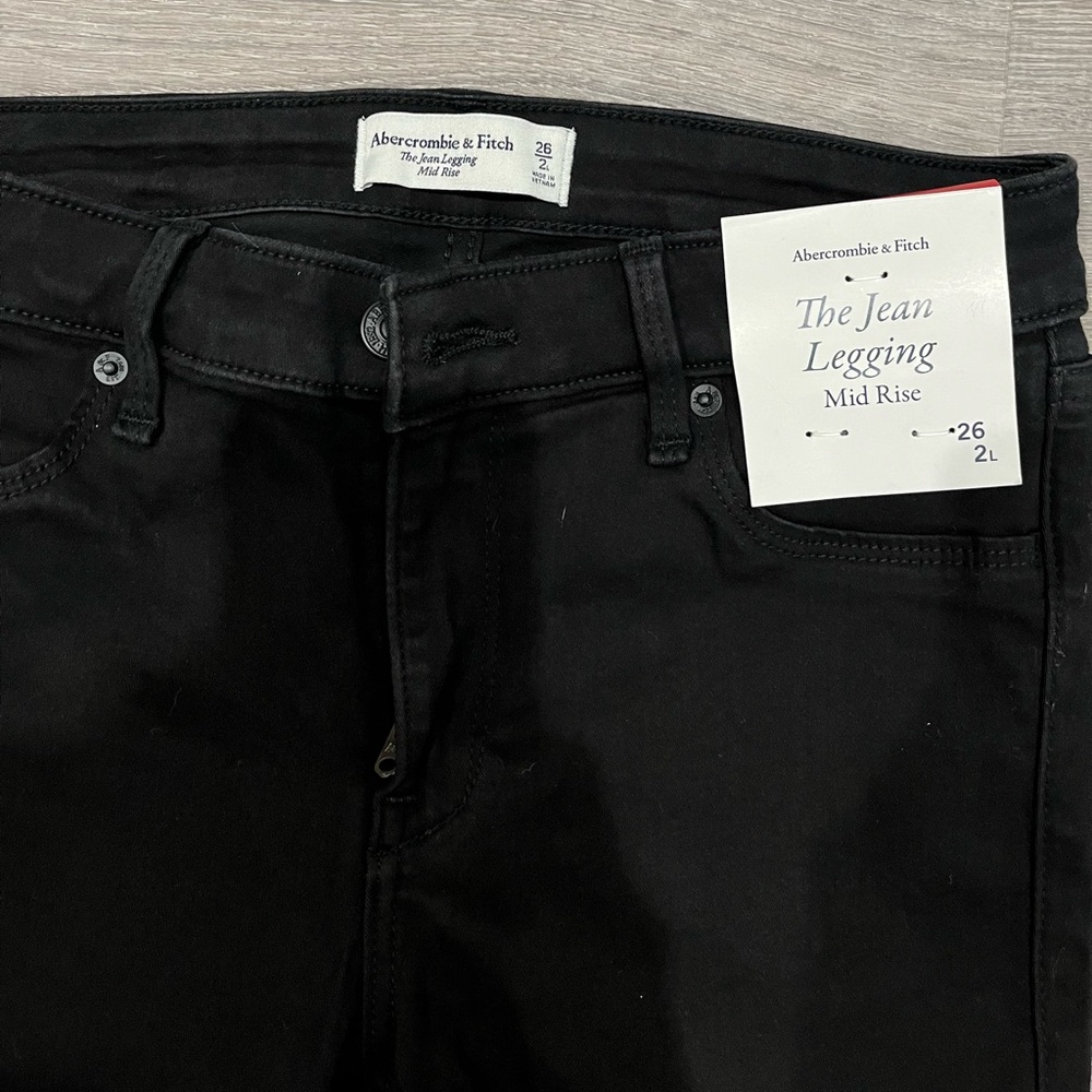 NWT Abercrombie & Fitch black skinny jeans 2 long